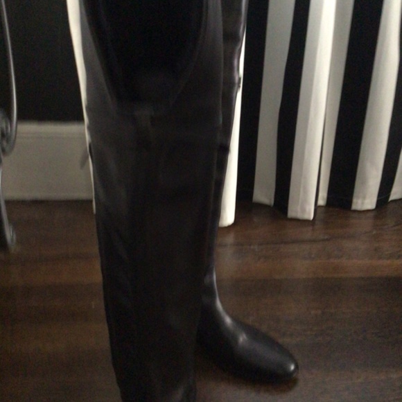 Burberry boots - Picture 3 of 8